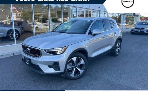 2025 Volvo XC40 Plus Bright