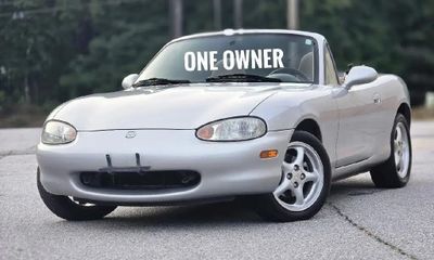 1999 Mazda MX-5 Base