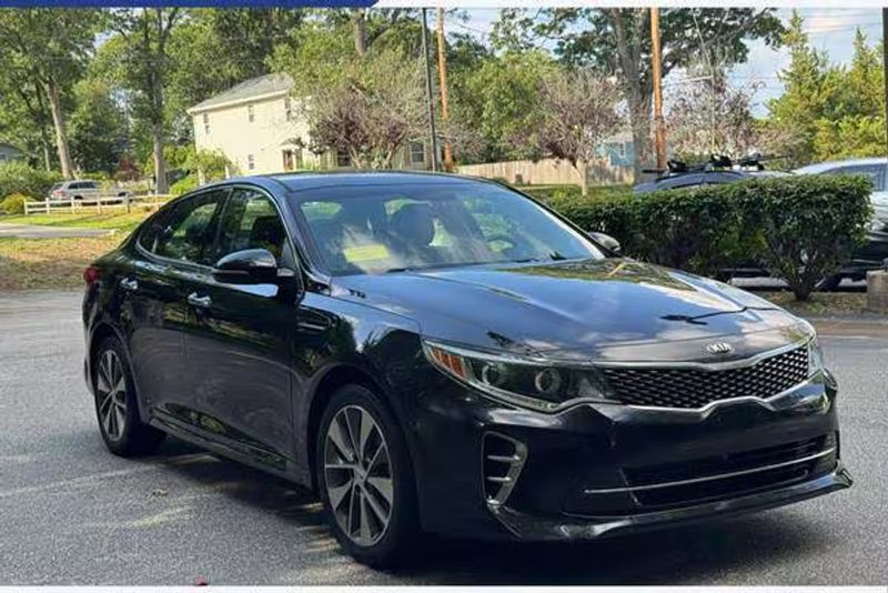 2017 Kia Optima — a typically priced live listing