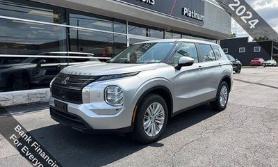 2024 Mitsubishi Outlander ES