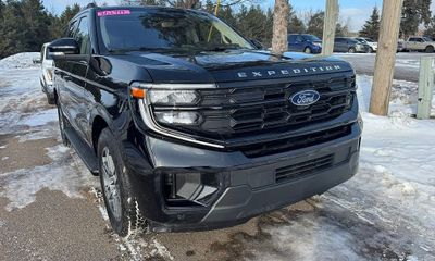 2025 Ford Expedition Active