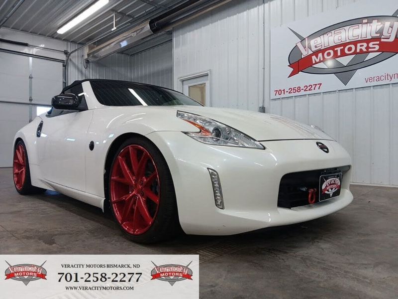 Representative 2016 Nissan 370Z photo