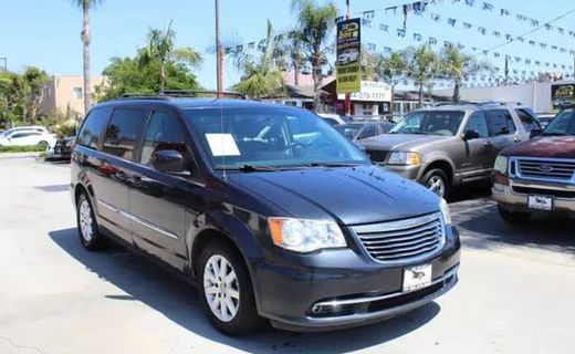 2014 Chrysler Town AND Country Touring