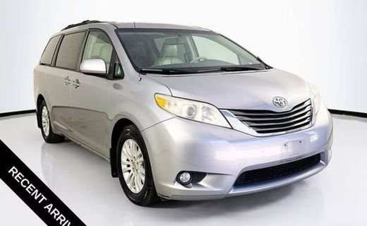 2013 Toyota Sienna XLE