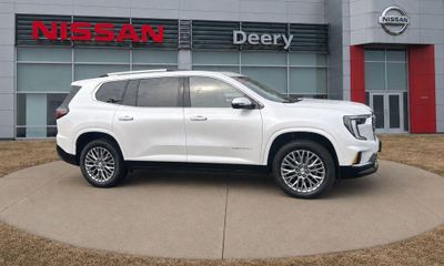 2024 GMC Acadia Denali