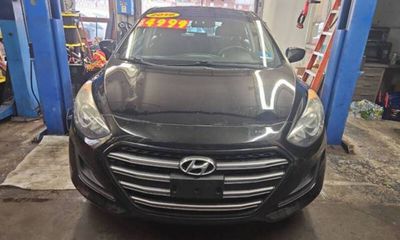 2016 Hyundai Elantra Standard