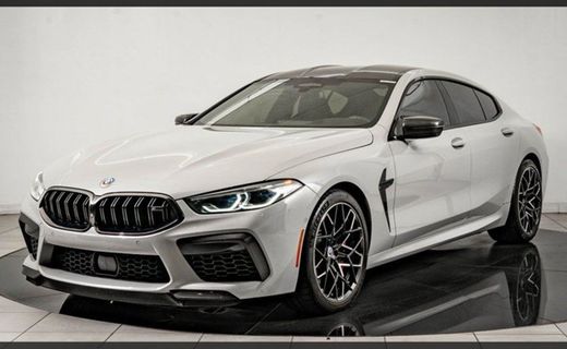 2023 BMW M8