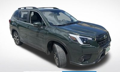 2023 Subaru Forester Limited ES Navi