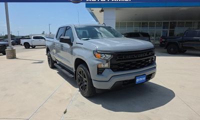 2024 Chevrolet Silverado Custom