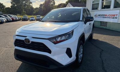 2022 Toyota RAV4 LE