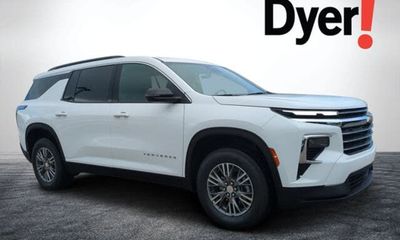 2025 Chevrolet Traverse LT