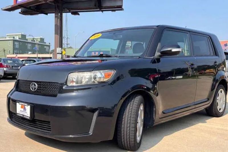 2009 Toyota Scion Xb — a typically priced live listing