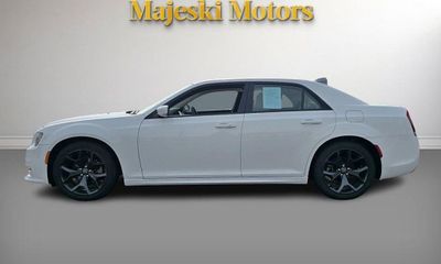 2022 Chrysler 300 Touring L