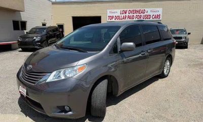 2016 Toyota Sienna XLE