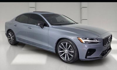 2022 Volvo S60 Inscription Expression XC60