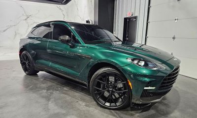 2025 Aston Martin DBX DBX707