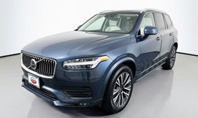 2022 Volvo XC90 Momentum