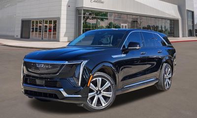 2025 Cadillac Escalade IQ LUX 1