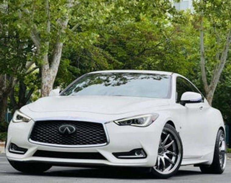 2020 Infiniti Q60 — a typically priced live listing