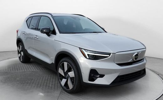 2023 Volvo XC40 Ultimate Dark