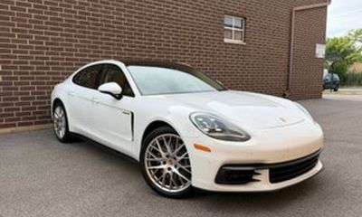 2018 Porsche Panamera Base 4