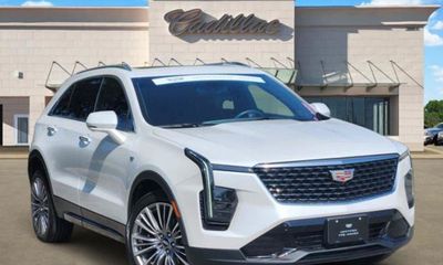 2024 Cadillac XT4 Premium Luxury