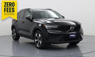 2024 Volvo XC40 Plus Dark