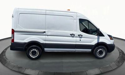 2017 Ford Transit 250 SWB Medium