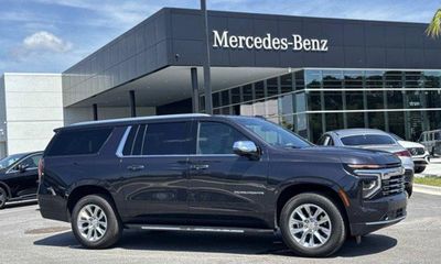 2025 Chevrolet Suburban Premier