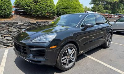 2023 Porsche Cayenne Turbo