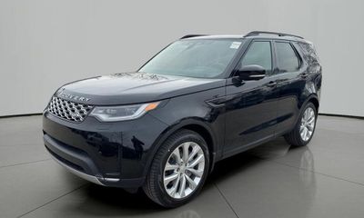 2026 Land Rover Discovery P300 S