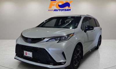 2023 Toyota Sienna XSE XLE