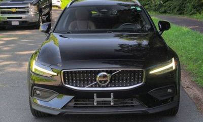 2023 Volvo V60CC Ultimate