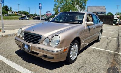 2001 Mercedes-Benz E-Class 320