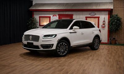 2019 Lincoln Nautilus BLK Label