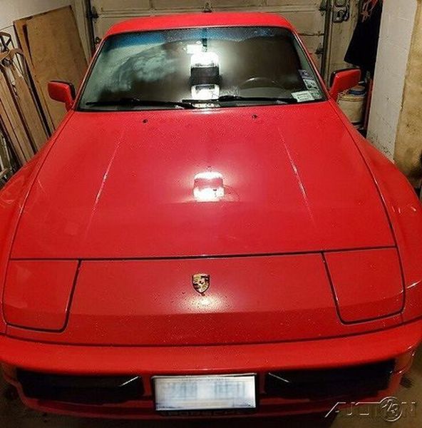 Representative 1987 Porsche 944 photo