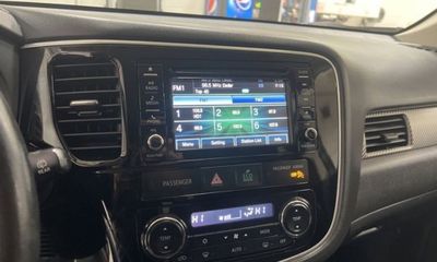 2016 Mitsubishi Outlander SE SEL