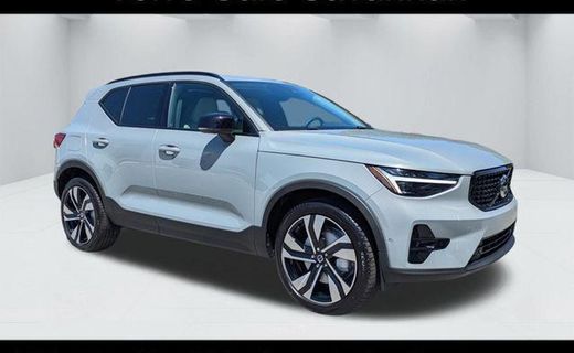 2026 Volvo XC40 Ultra Dark