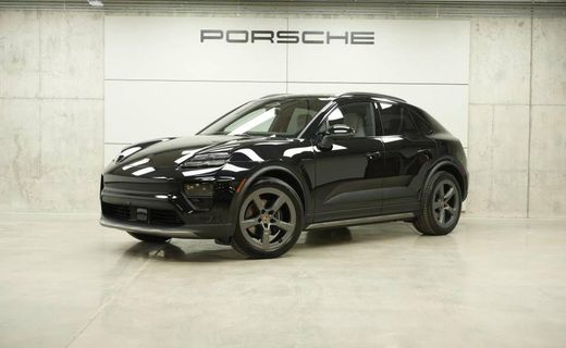 2026 Porsche Macan 4