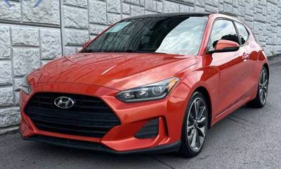 2019 Hyundai Veloster 2 0L AND