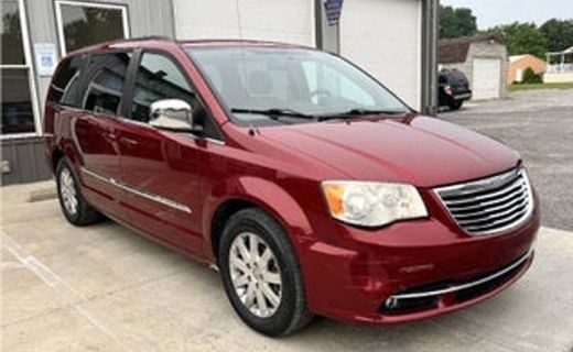 2011 Chrysler Town AND Country RT