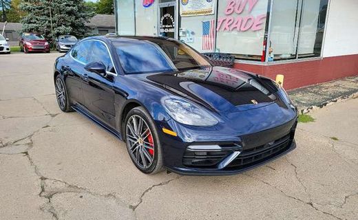 2017 Porsche Panamera GTS