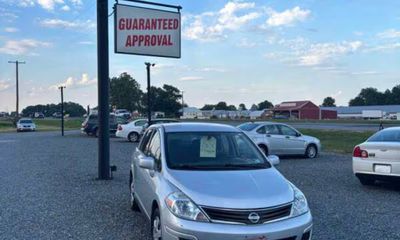 2011 Nissan Versa 18 S