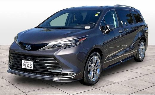 2024 Toyota Sienna Platinum