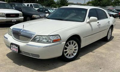 2006 Lincoln Town CAR Signature