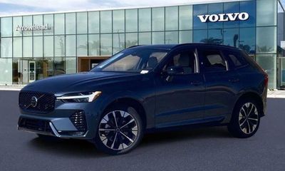 2026 Volvo XC60 Plus Dark