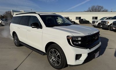 2025 Ford Expedition MAX Active