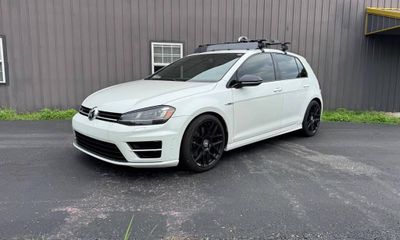 2016 Volkswagen Golf R Base