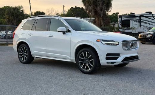 2018 Volvo XC90 Momentum