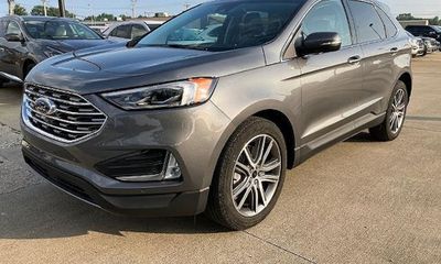 2023 Ford Edge Titanium